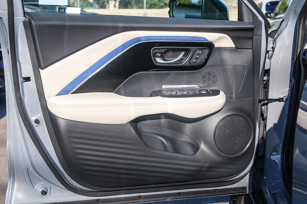 Thumbnail: 2025 Acura ADX - 25