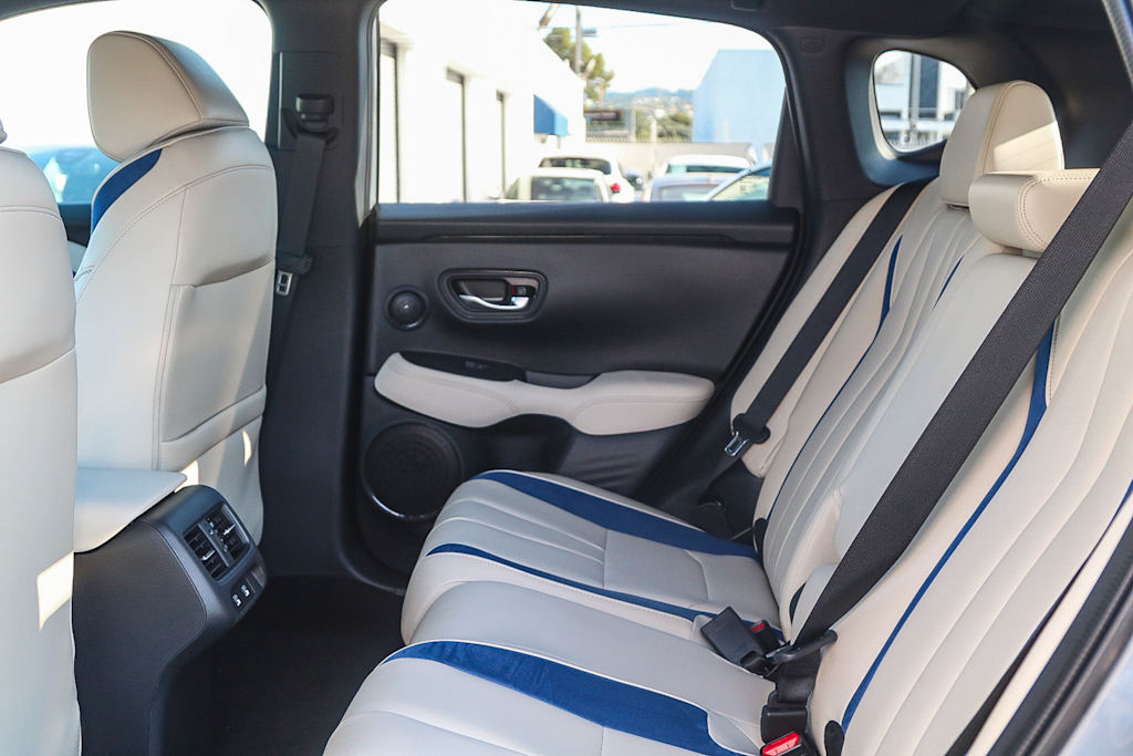 Thumbnail: 2025 Acura ADX - 12