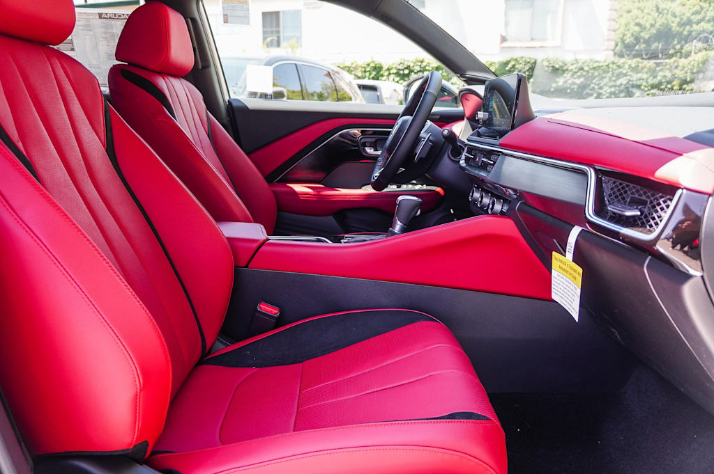 Thumbnail: 2025 Acura ADX - 10