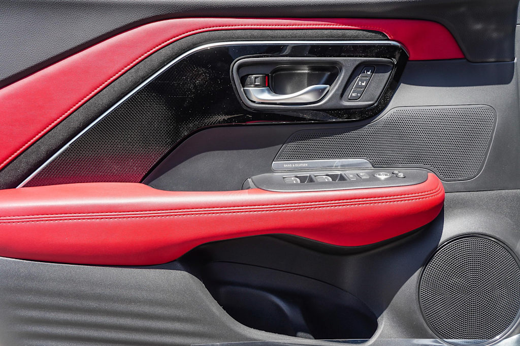 Thumbnail: 2025 Acura ADX - 17