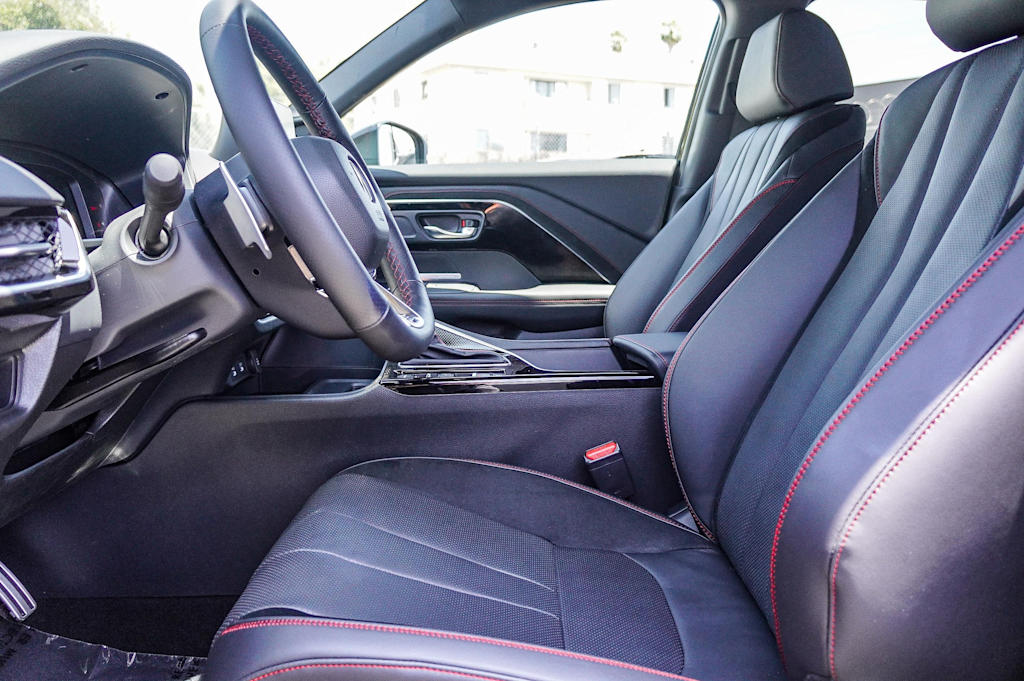 Thumbnail: 2025 Acura ADX - 10