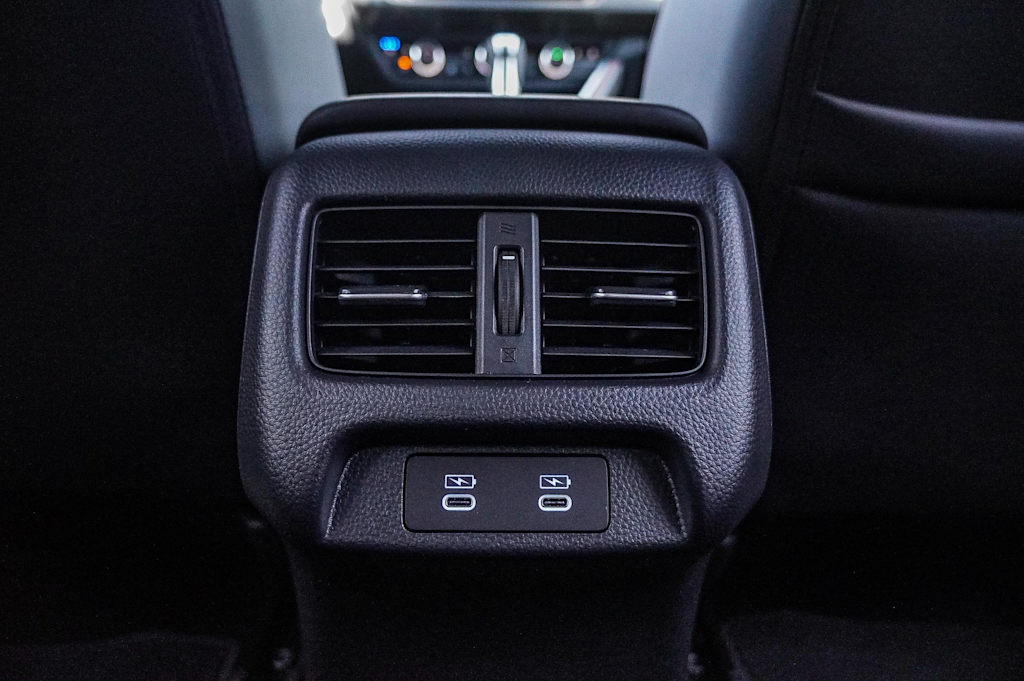 Thumbnail: 2025 Acura ADX - 25