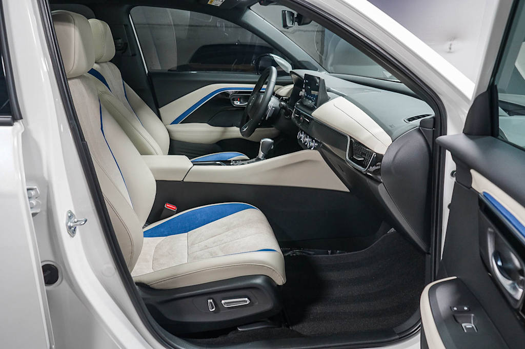 Thumbnail: 2025 Acura ADX - 9