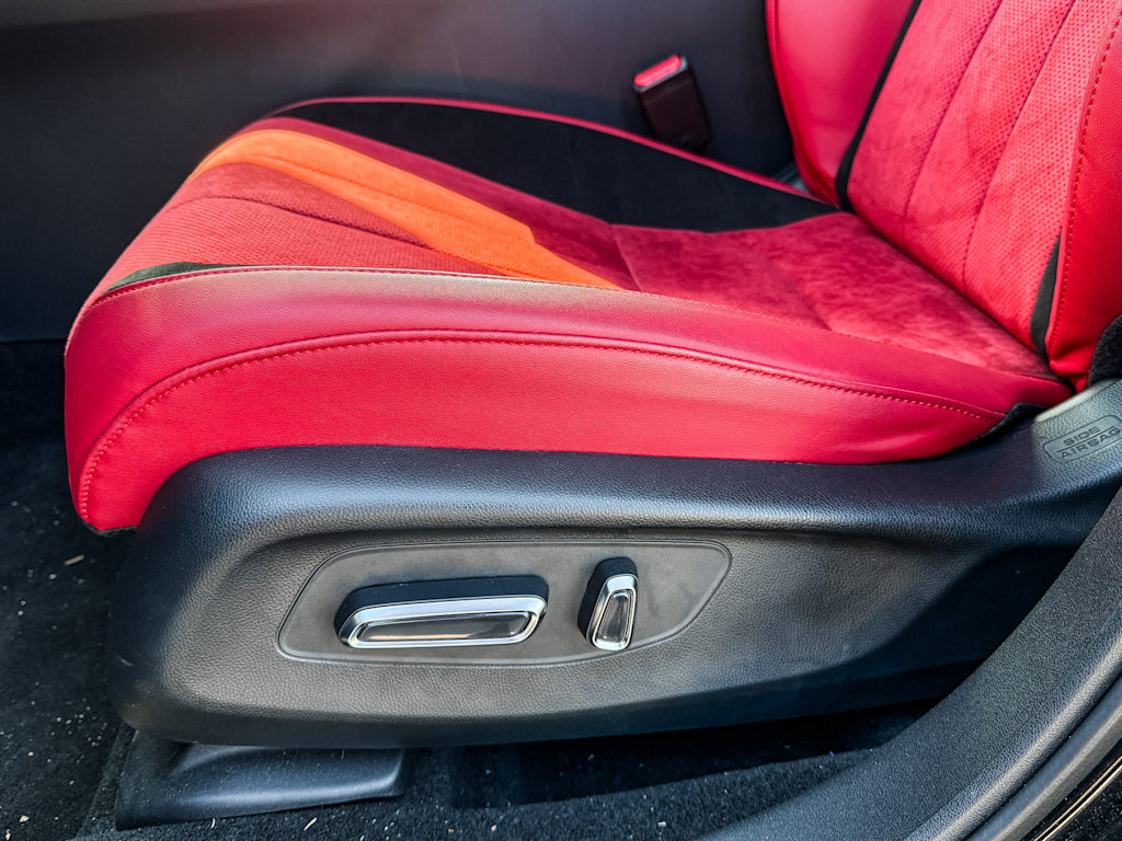 Thumbnail: 2025 Acura ADX - 22