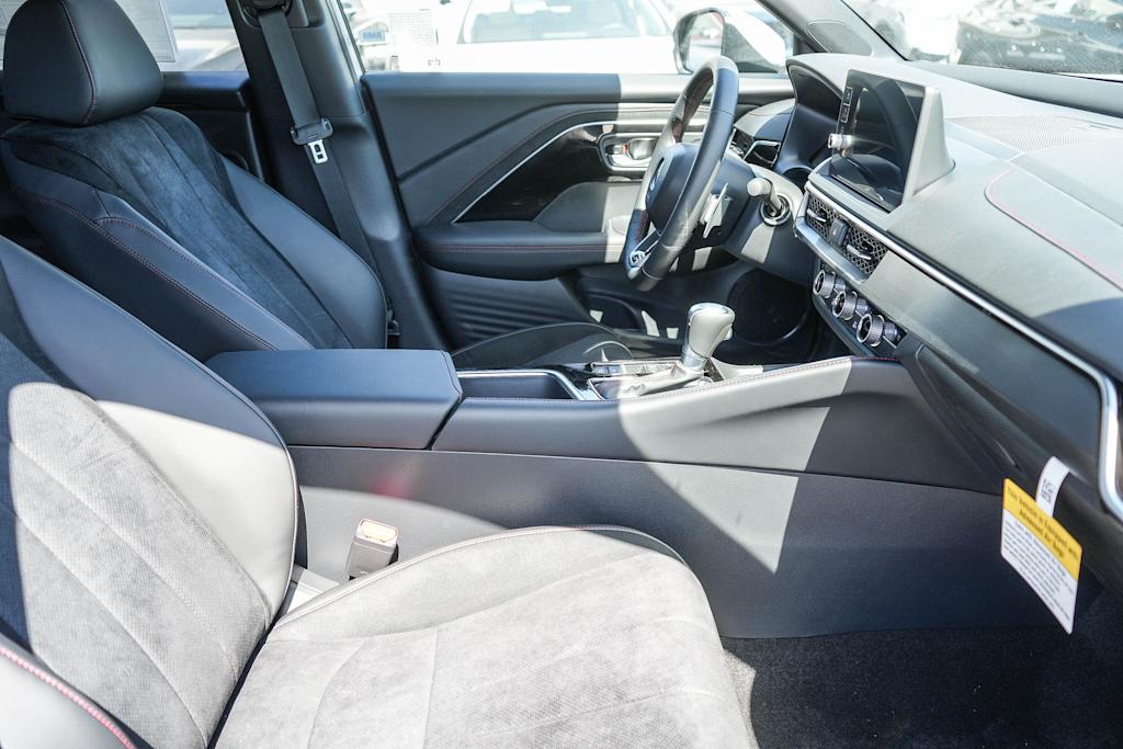 Thumbnail: 2025 Acura ADX - 10