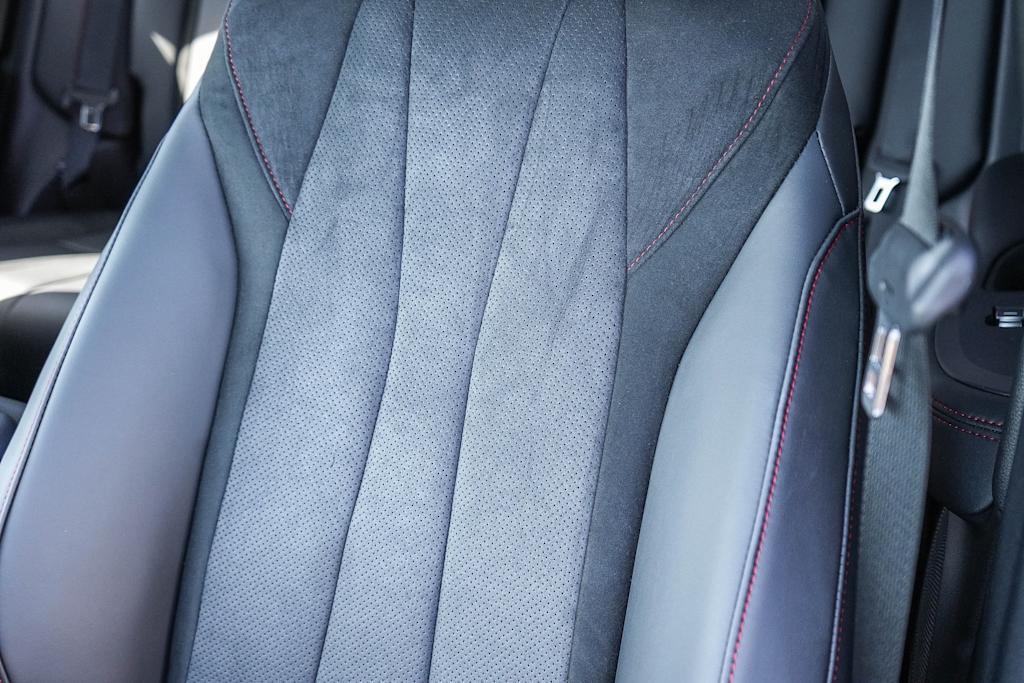 Thumbnail: 2025 Acura ADX - 36