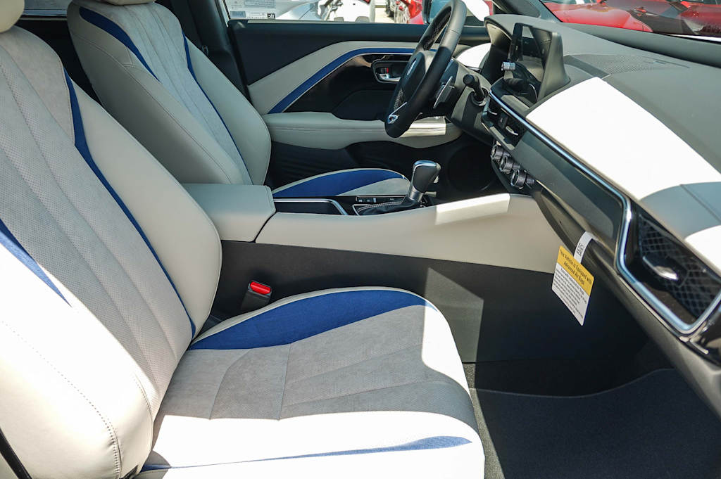 Thumbnail: 2025 Acura ADX - 10