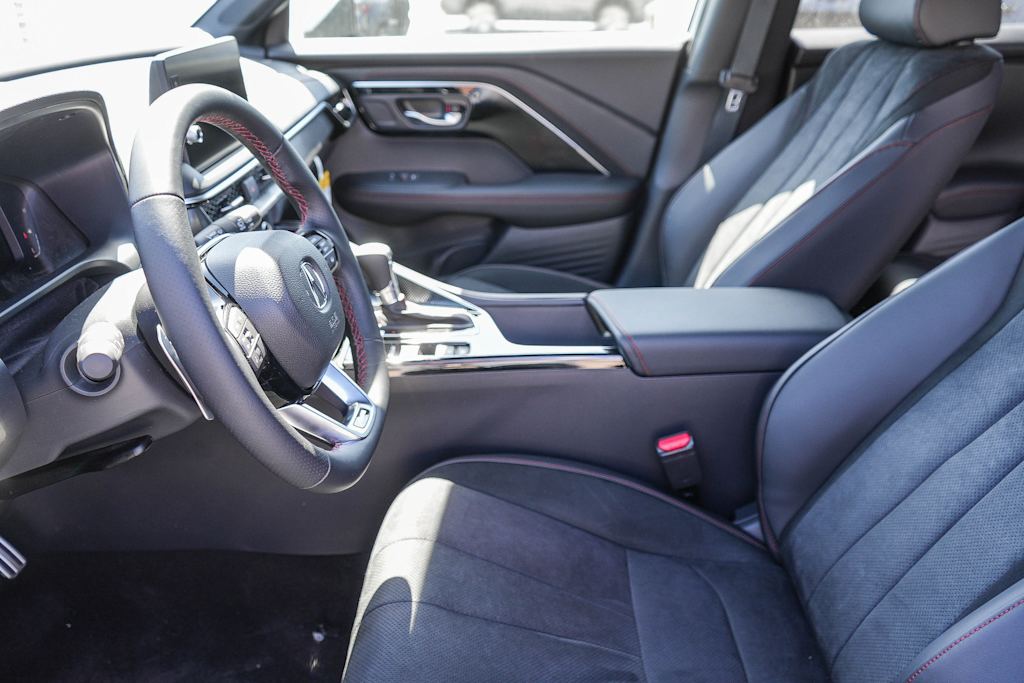 Thumbnail: 2025 Acura ADX - 11