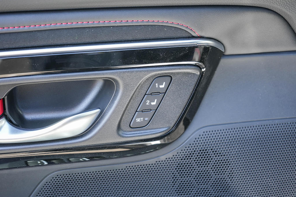 Thumbnail: 2025 Acura ADX - 30