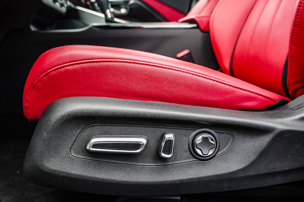 Thumbnail: 2025 Acura ADX - 27