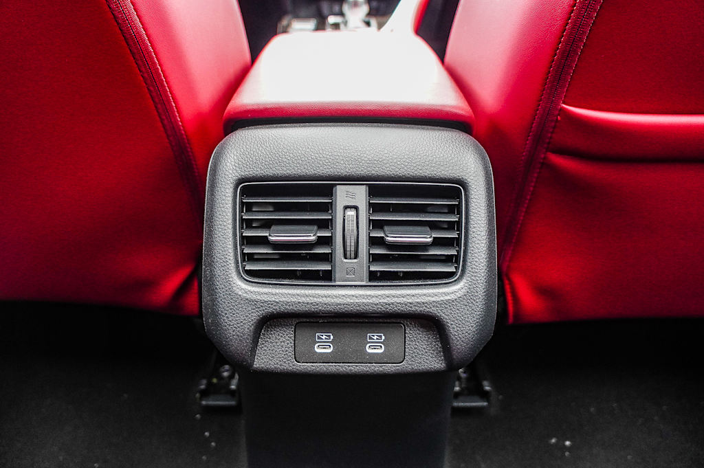 Thumbnail: 2025 Acura ADX - 25