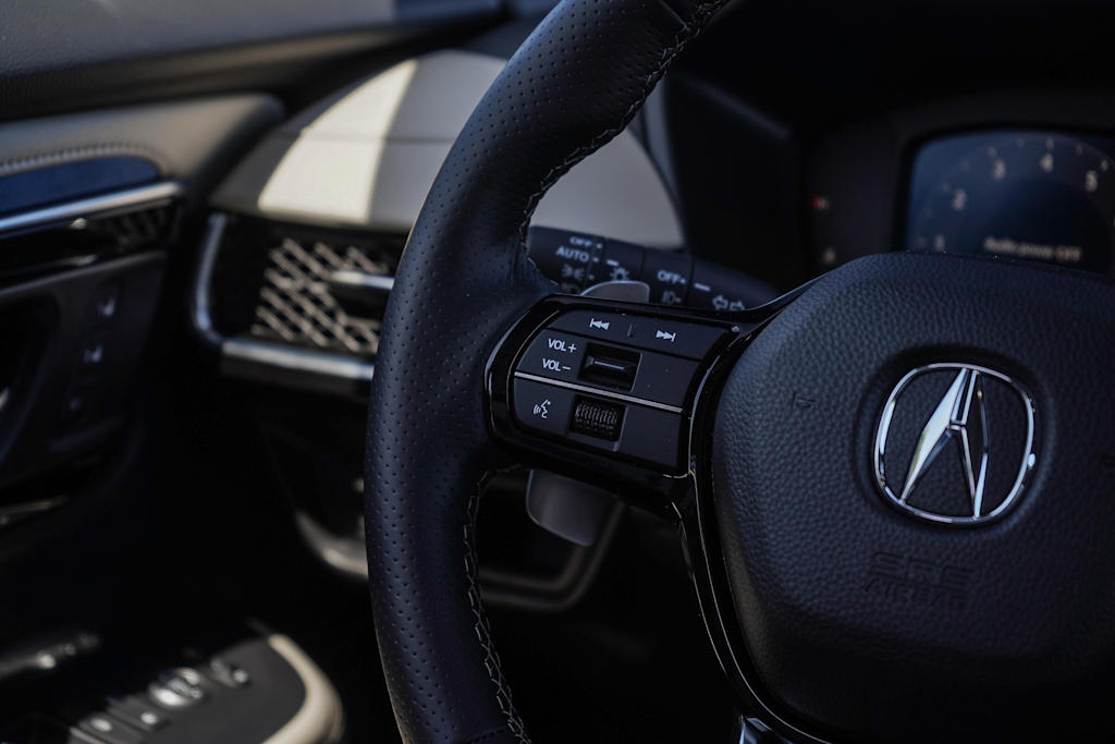 Thumbnail: 2025 Acura ADX - 23