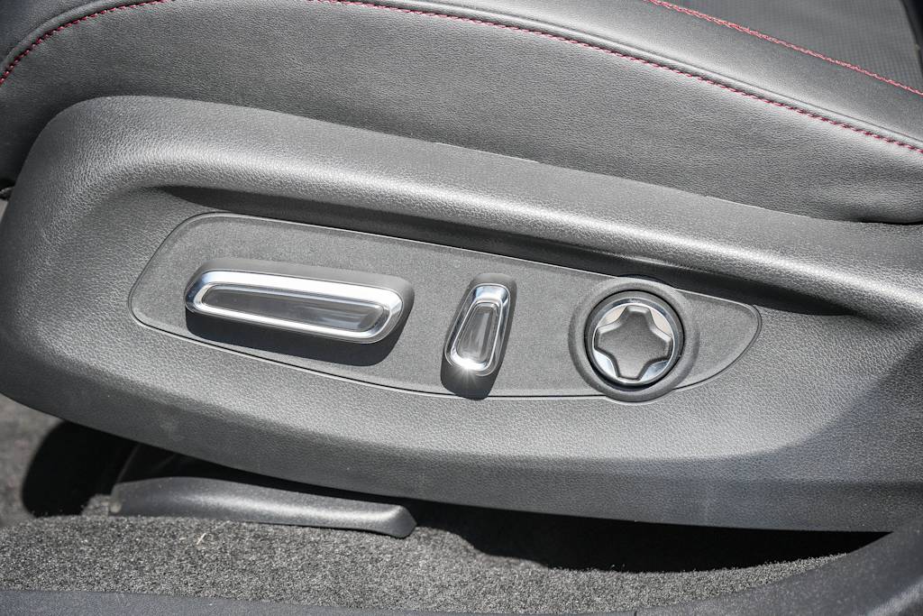 Thumbnail: 2025 Acura ADX - 29