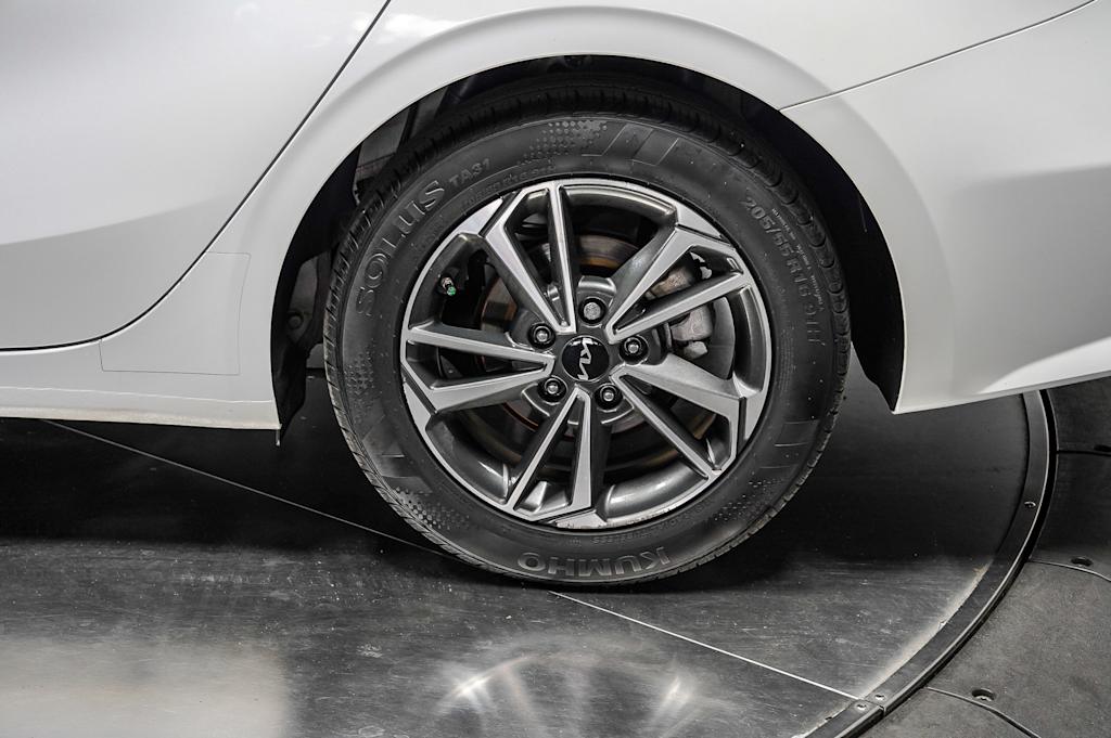 Thumbnail: 2024 Kia Forte - 22