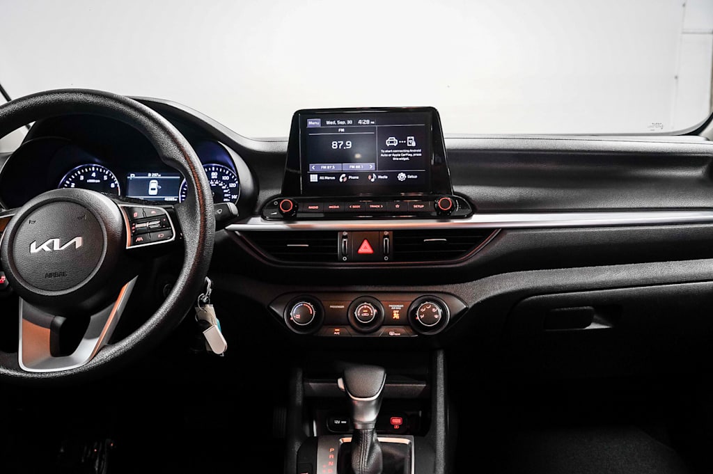 Thumbnail: 2024 Kia Forte - 9