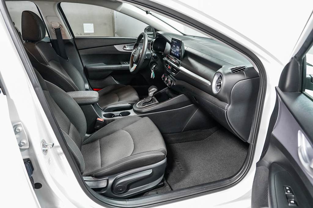 Thumbnail: 2024 Kia Forte - 10
