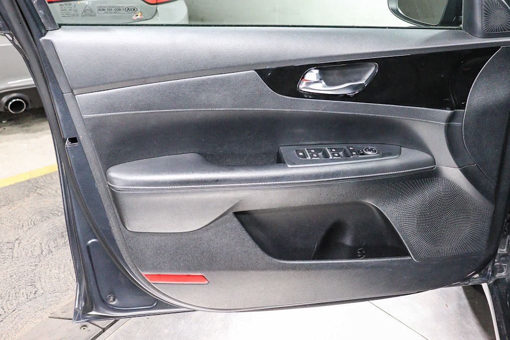 Thumbnail: 2019 Kia Forte - 26