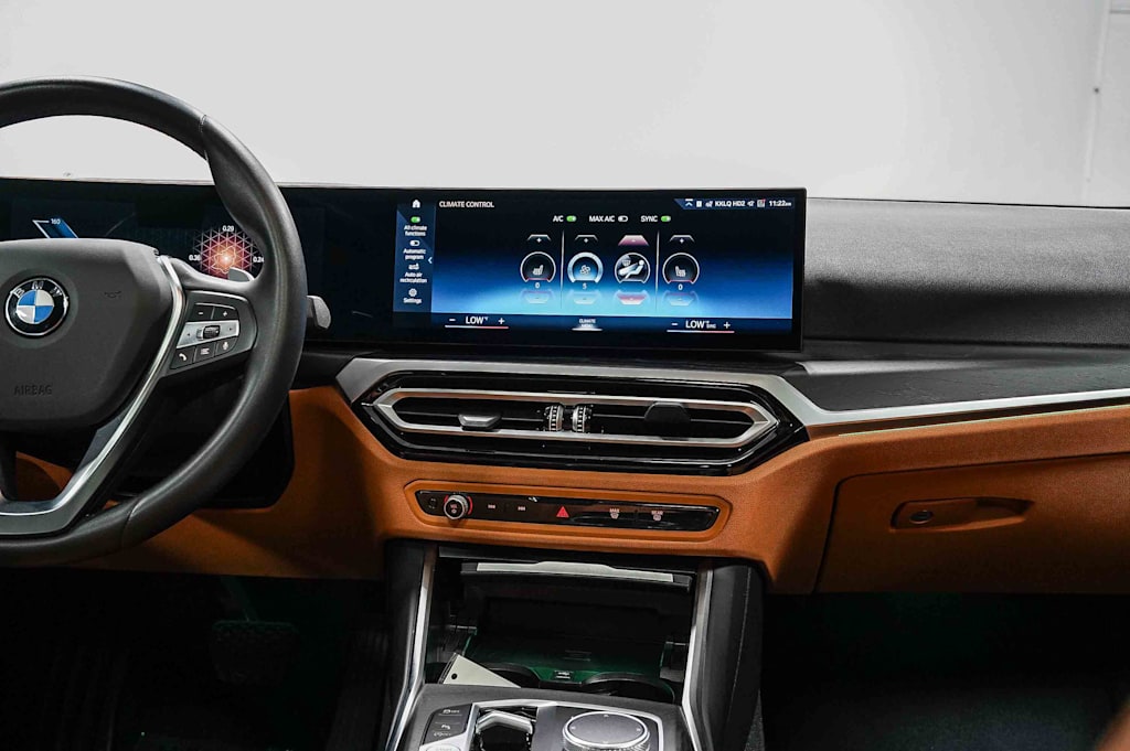 Thumbnail: 2024 BMW 3 Series - 8