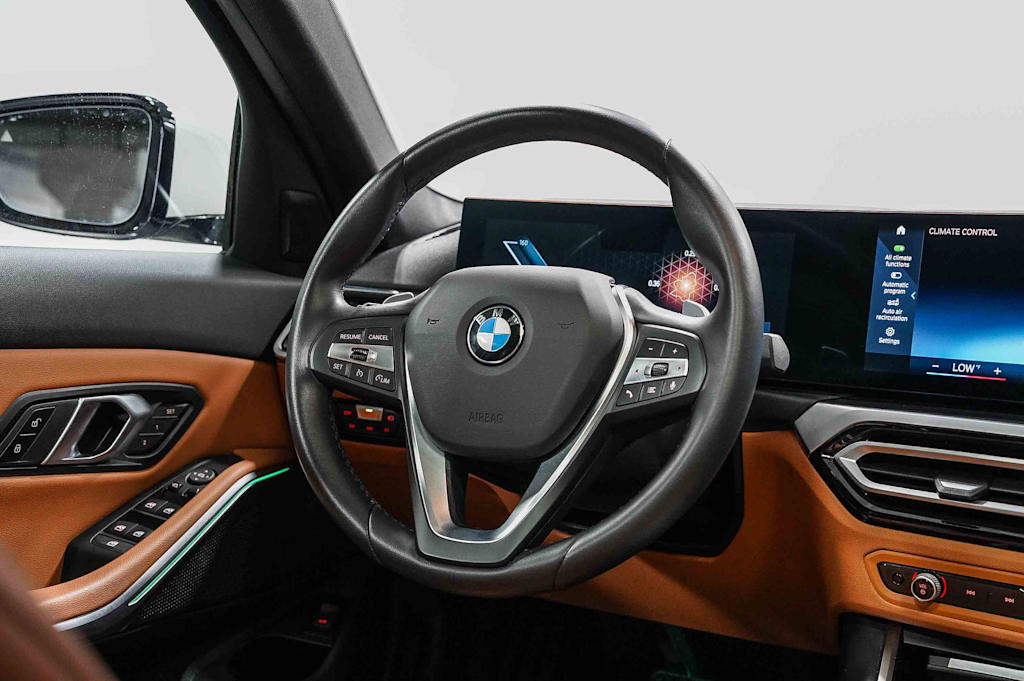 Thumbnail: 2024 BMW 3 Series - 12