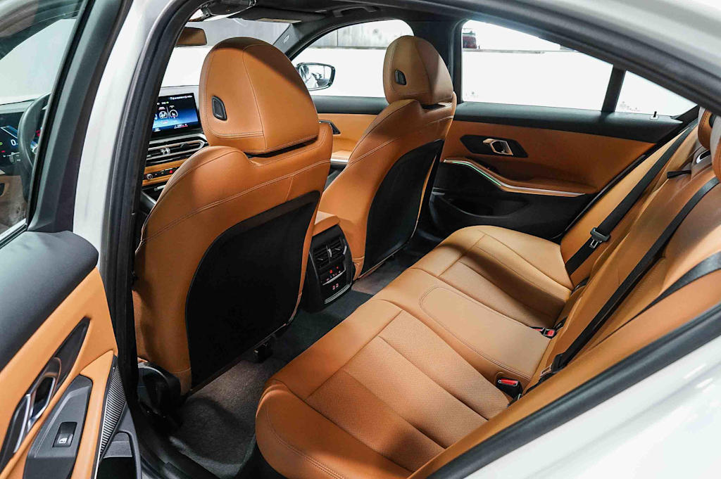 Thumbnail: 2024 BMW 3 Series - 11