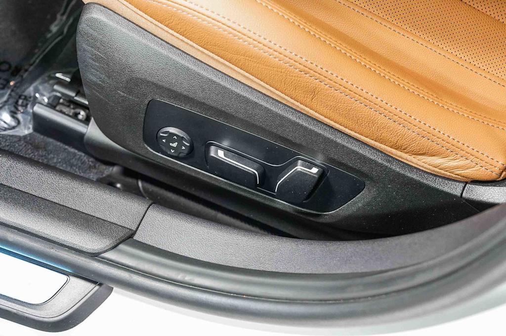Thumbnail: 2024 BMW 3 Series - 27
