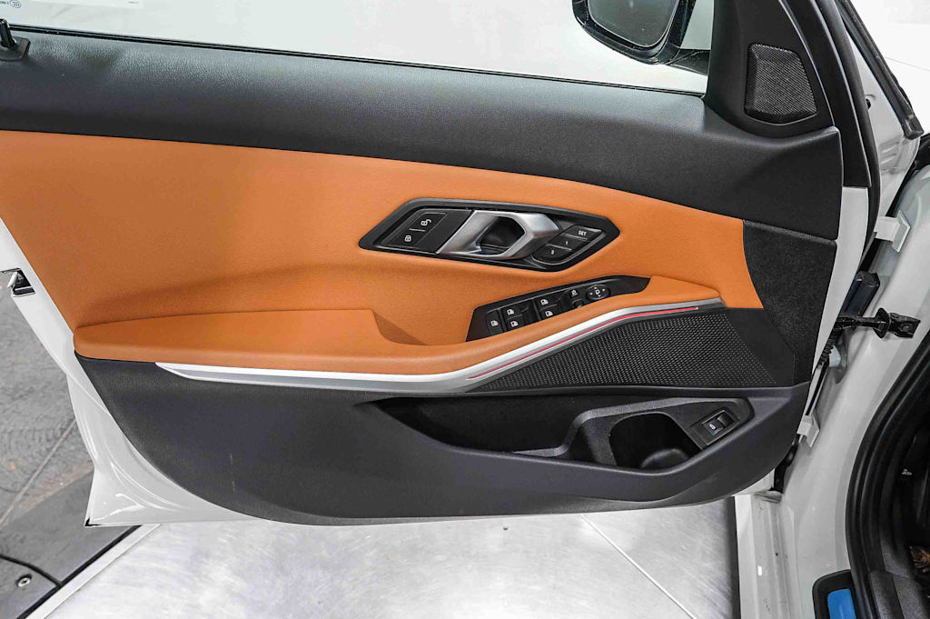 Thumbnail: 2024 BMW 3 Series - 26
