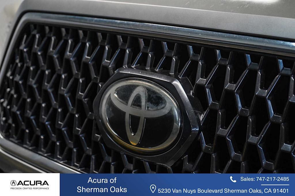 Thumbnail: 2018 Toyota Tacoma - 7