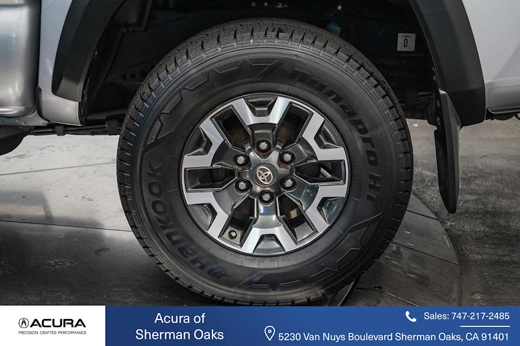 Thumbnail: 2018 Toyota Tacoma - 21