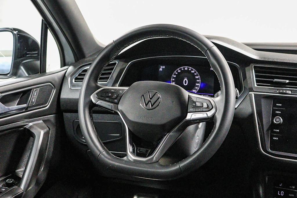 Thumbnail: 2023 Volkswagen Tiguan - 13