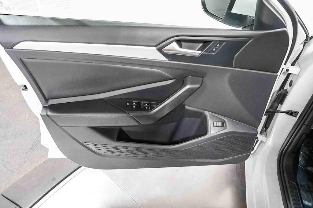 Thumbnail: 2025 Volkswagen Jetta - 26