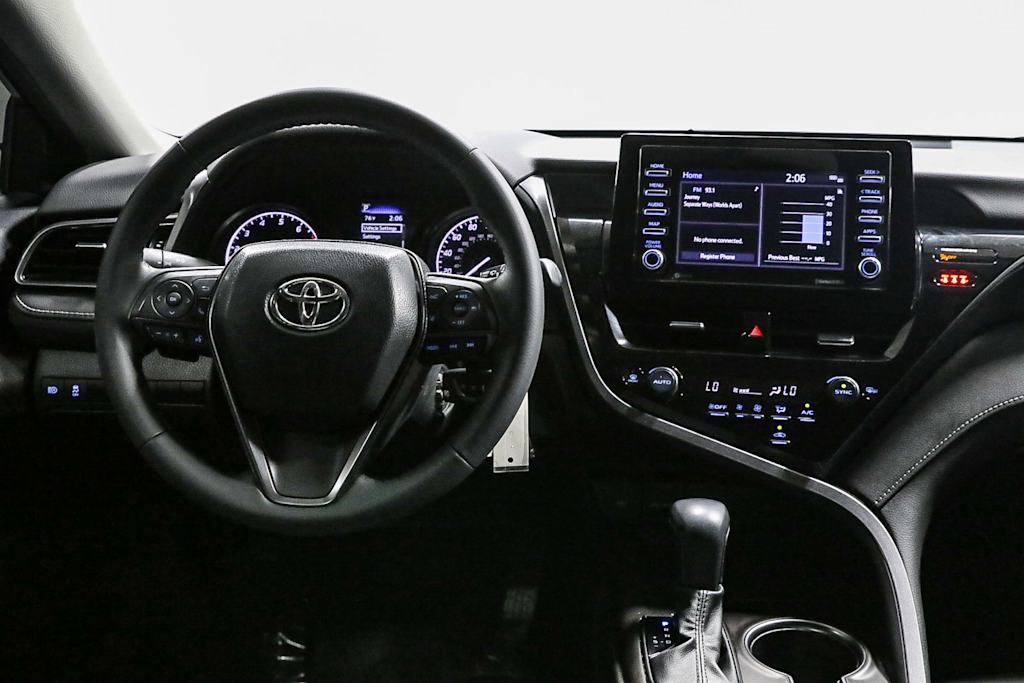 2023 Toyota Camry SE 2