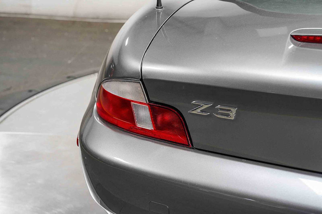 Thumbnail: 2002 BMW Z3 - 21