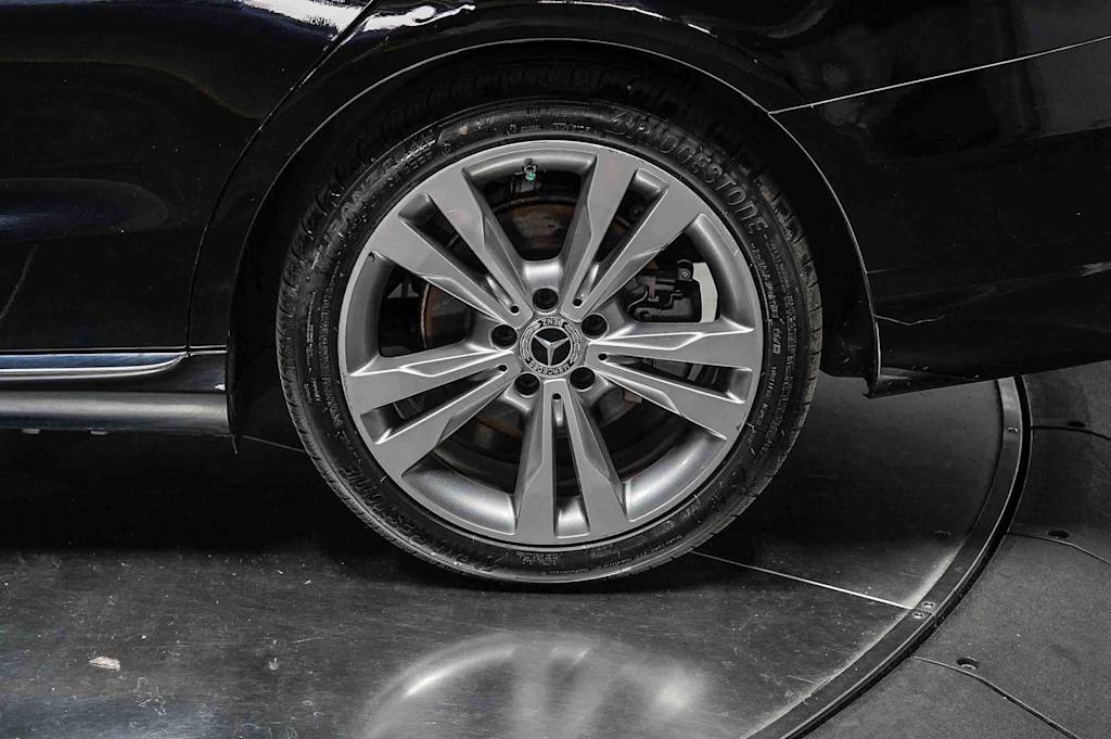Thumbnail: 2018 Mercedes-Benz C-Class - 21