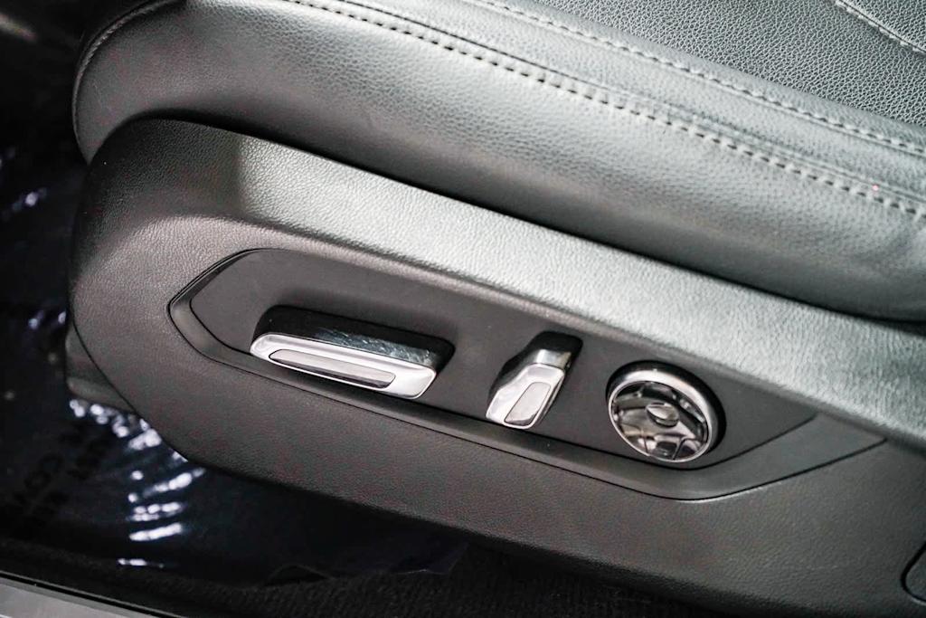 Thumbnail: 2023 Acura RDX - 26