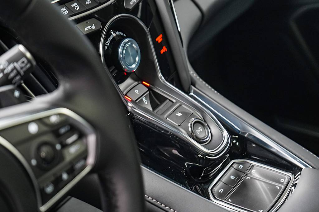 Thumbnail: 2025 Acura RDX - 15