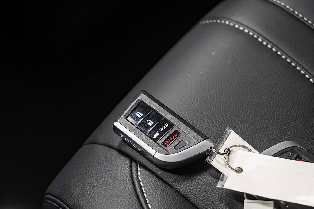 Thumbnail: 2025 Acura RDX - 18