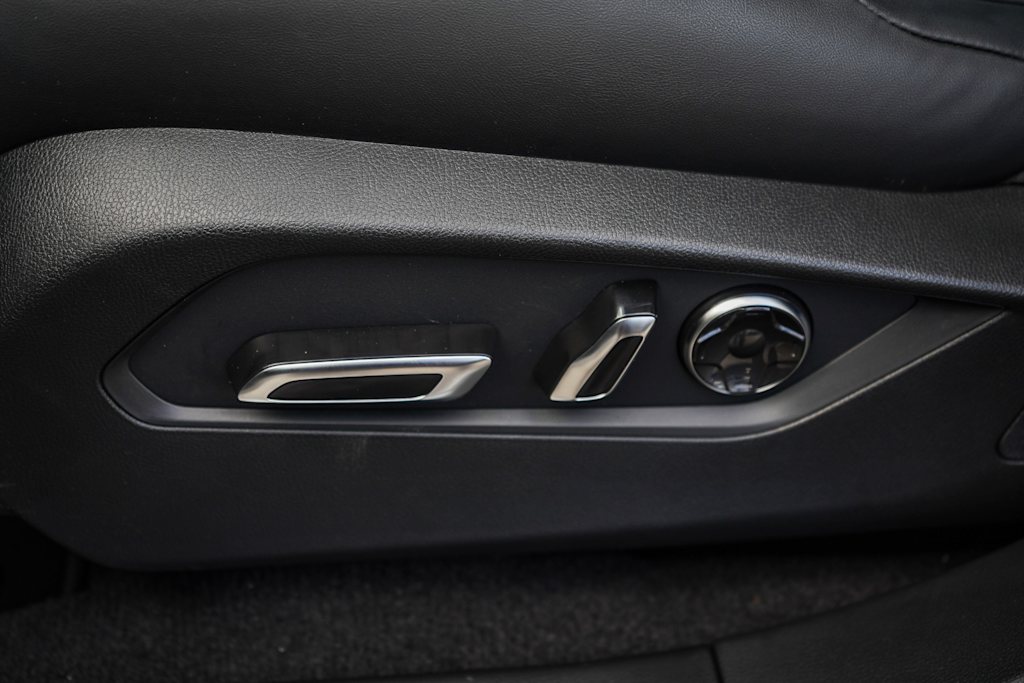 Thumbnail: 2025 Acura RDX - 26