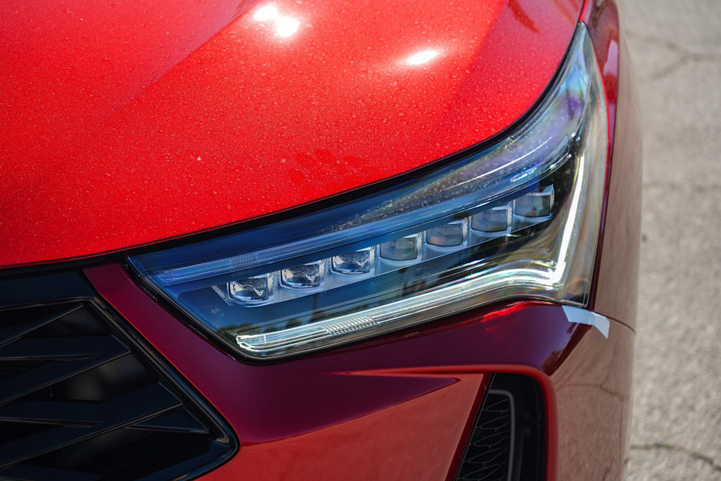 Thumbnail: 2025 Acura RDX - 18