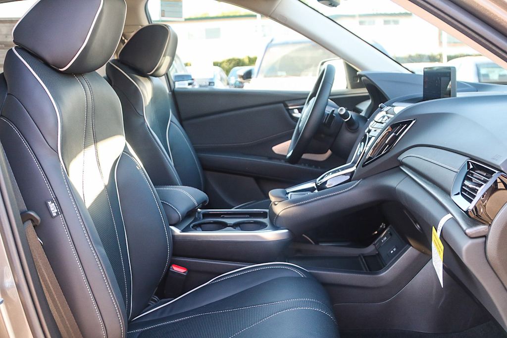 Thumbnail: 2025 Acura RDX - 9