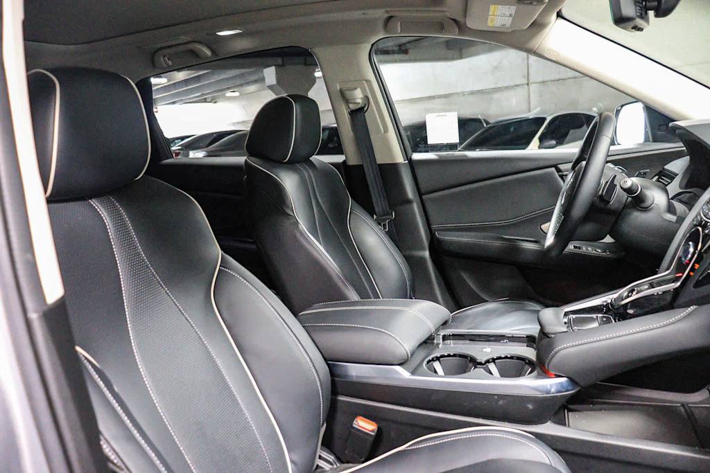 Thumbnail: 2025 Acura RDX - 9