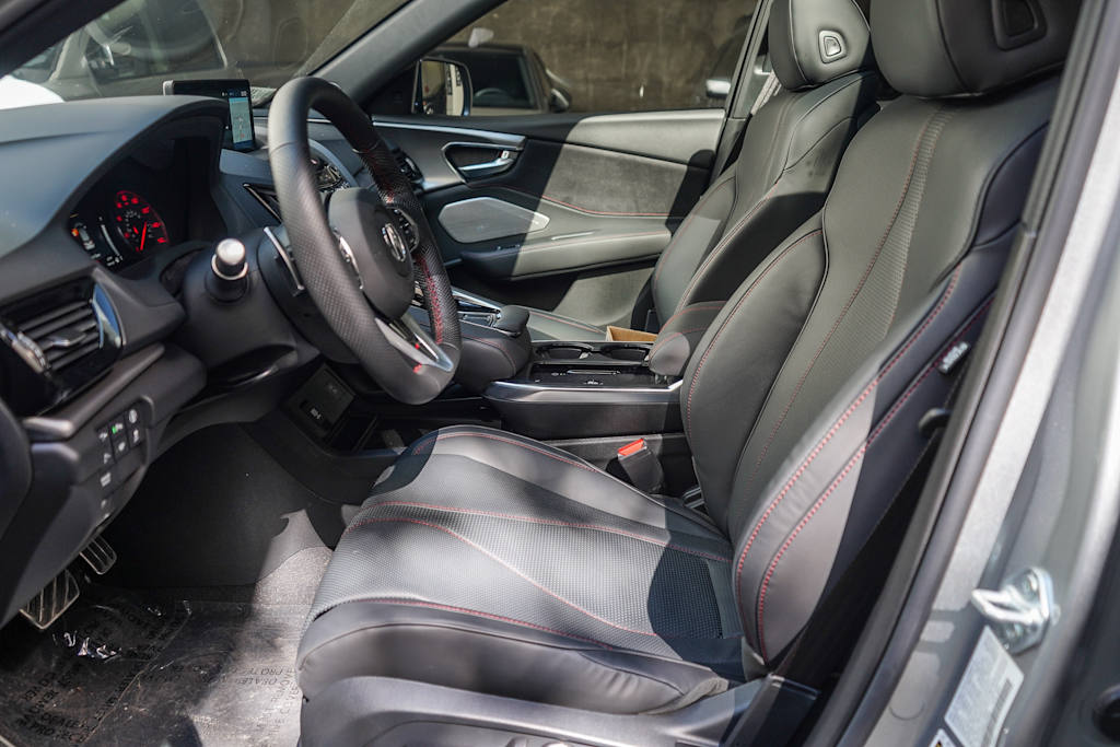 Thumbnail: 2025 Acura RDX - 11