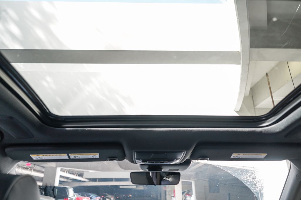 Thumbnail: 2025 Acura RDX - 23