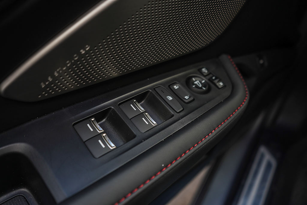 Thumbnail: 2025 Acura RDX - 24