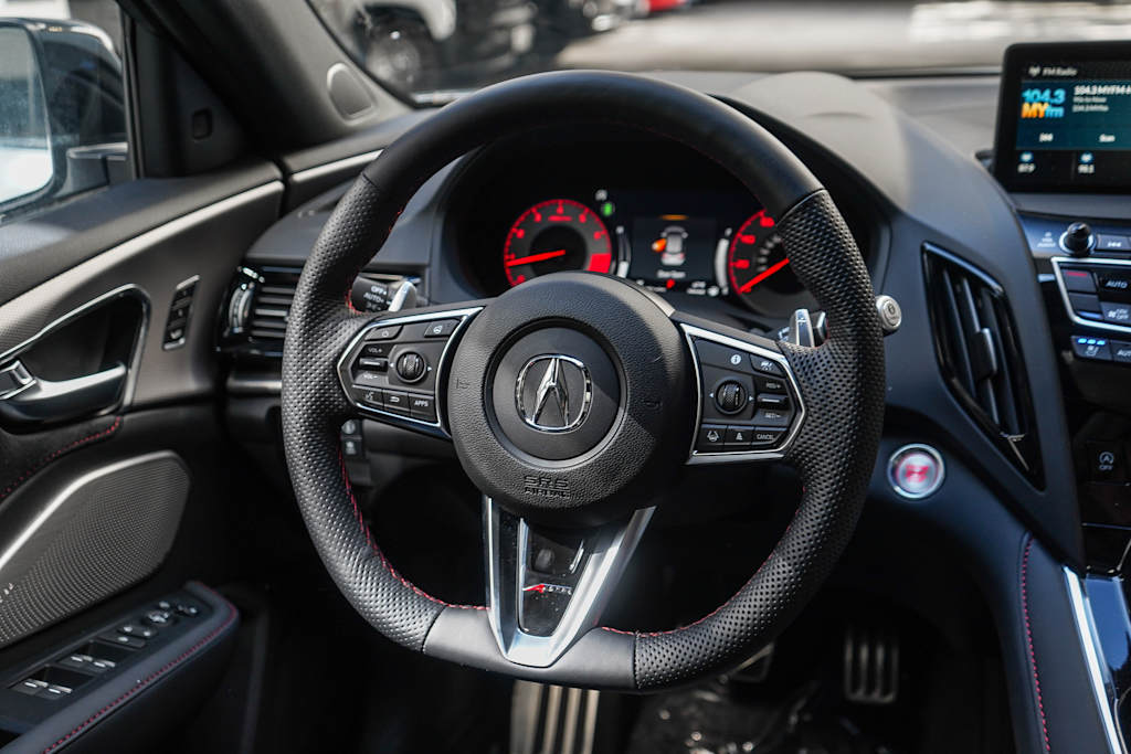 Thumbnail: 2025 Acura RDX - 9