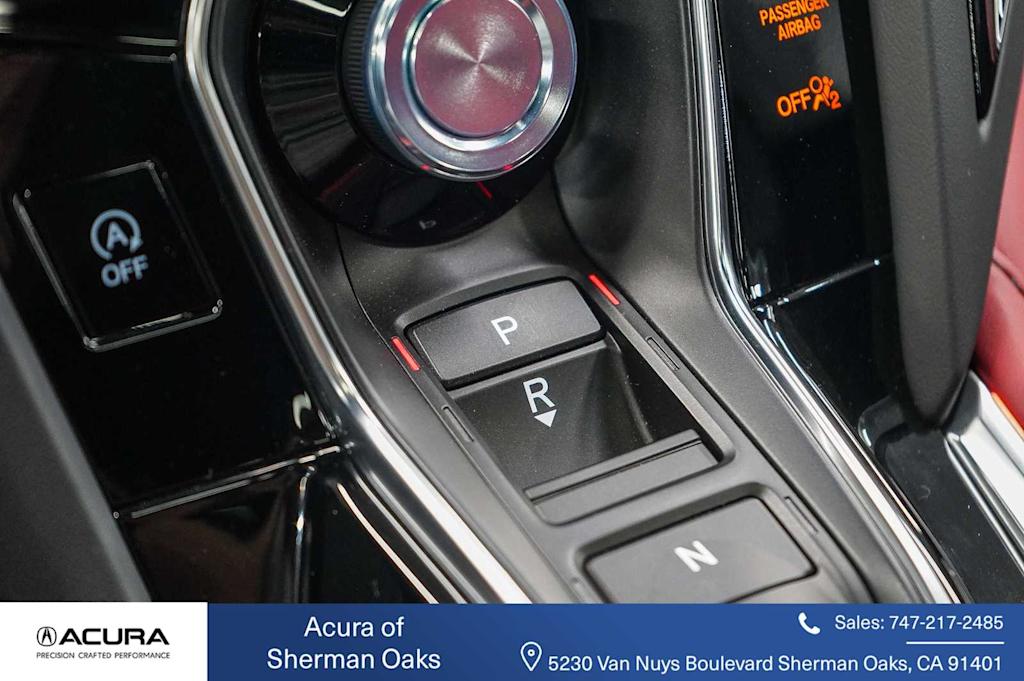 Thumbnail: 2025 Acura RDX - 15