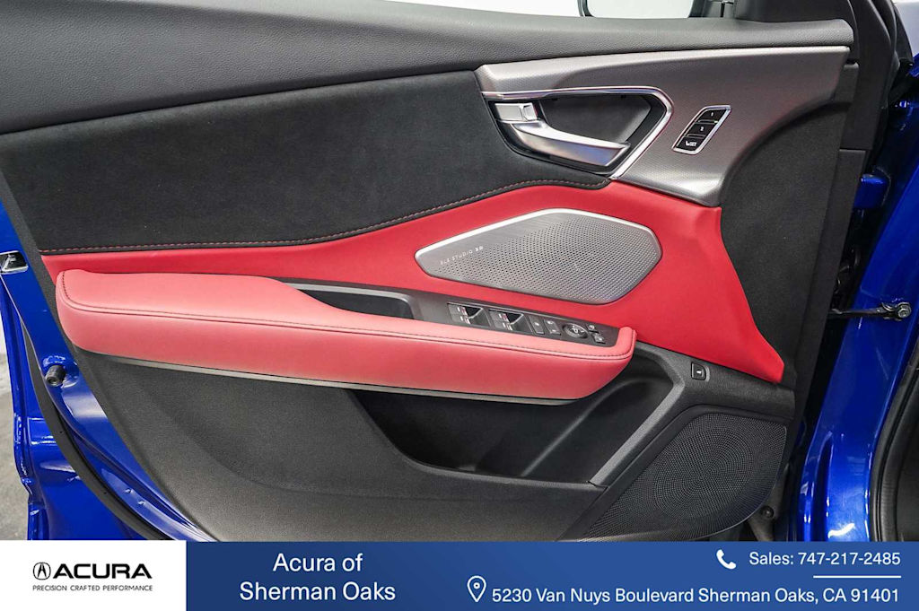 Thumbnail: 2025 Acura RDX - 26