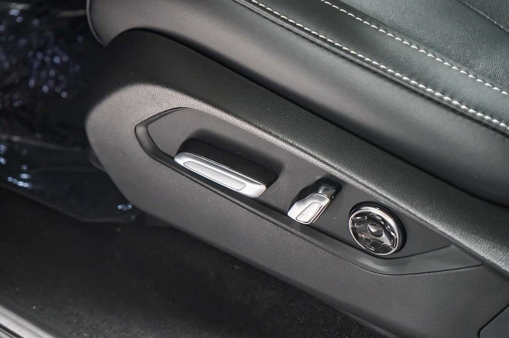 Thumbnail: 2025 Acura MDX - 27