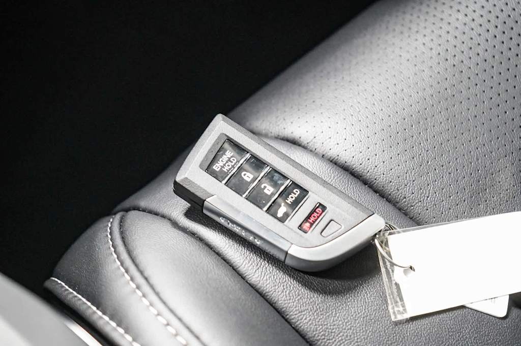 Thumbnail: 2025 Acura MDX - 17