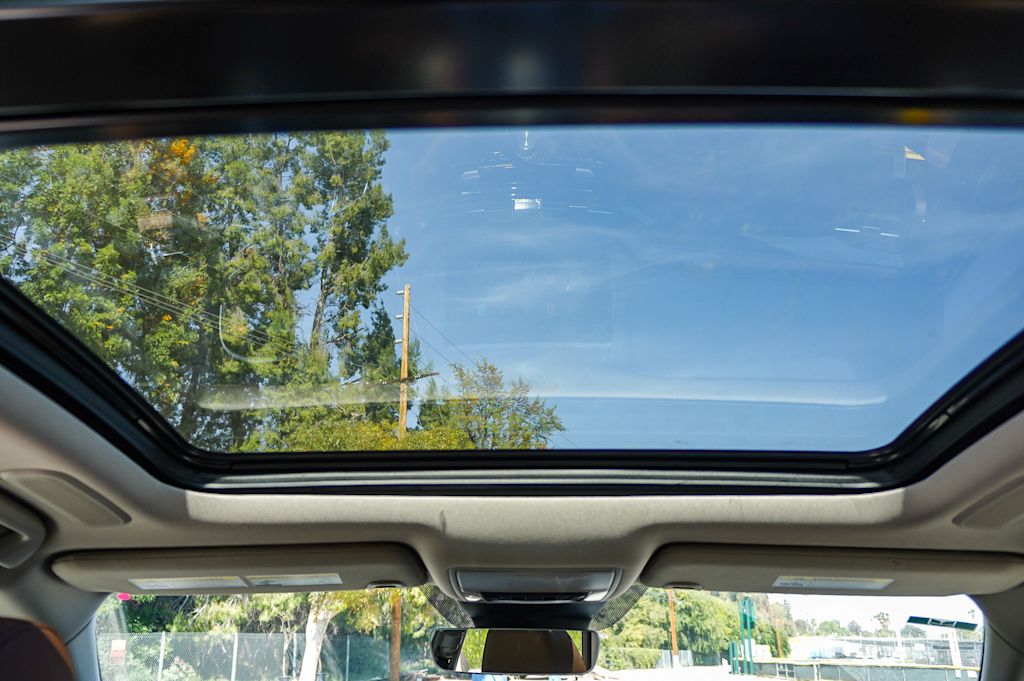 Thumbnail: 2025 Acura MDX - 25