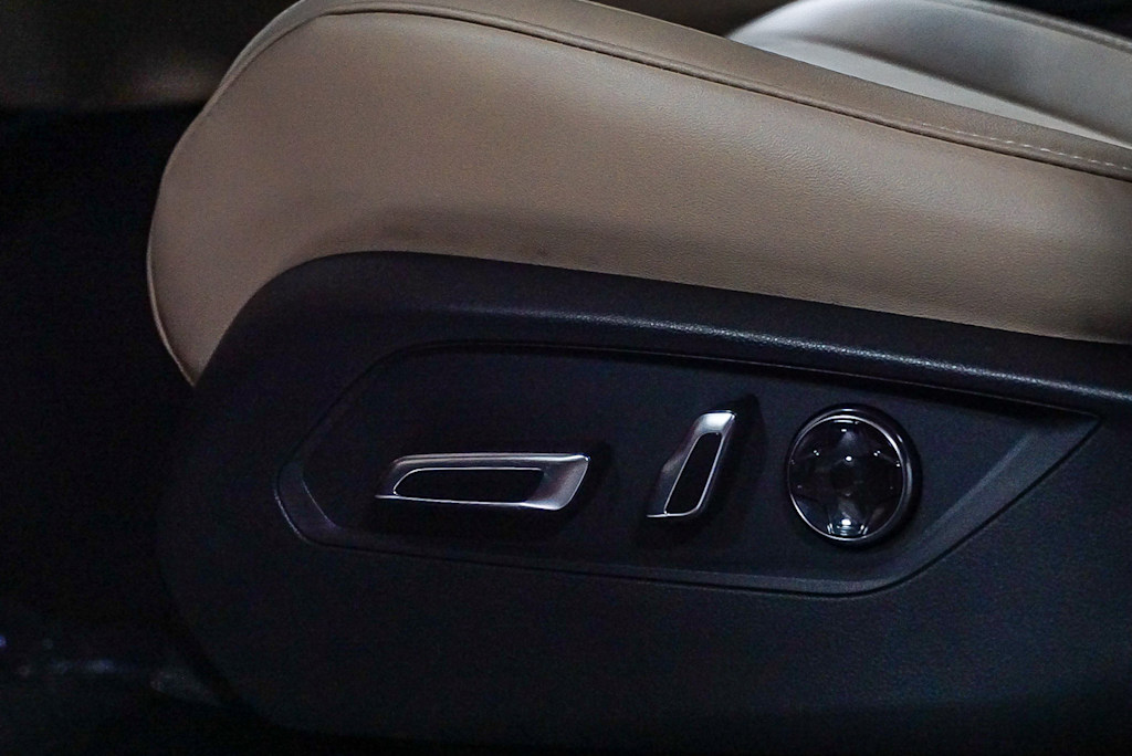 Thumbnail: 2025 Acura MDX - 25